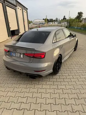 Audi RS3 Limousine S tronic Bild 2