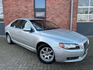 Volvo S80 2.4 D5 AUT, LEDER,SITZH,AHK,SEHR GEPFLEGT Bild 2