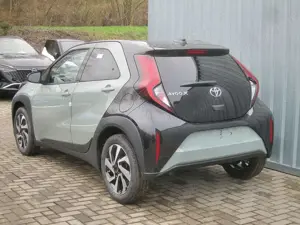 Toyota Aygo 1.0 Teamplayer ACC+Navi+SHZ+2xKlima+Kam. Bild 4