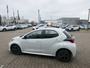 Toyota Yaris 1.5 Team Deutschland KAMERA*SH*ACC Bild 5