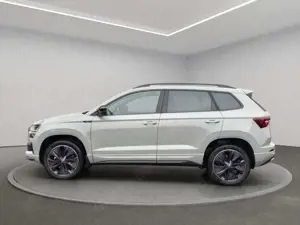 Skoda Karoq Sportline 1.5 TSI DSG ACC+AHK+LED+RFK Bild 5