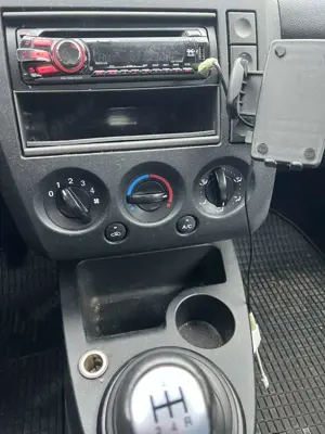 Ford Fiesta 1.4 Ambiente Bild 2