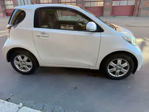 Toyota iQ 1.0 Multidrive Automatik Servo Klima privat TÜV ne