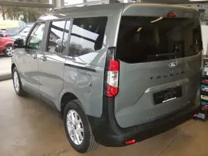 Ford Tourneo Courier Tourn Courier 1.0 EcBo 92 kW Titan. WiPa 5J Gar. Bild 4