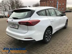Ford Focus 1.0 EcoBoost Turnier Titanium LED SHZ NAVI KAMERA Bild 4