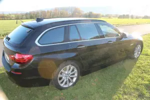 BMW 530 530d HUT NIGHT LEDER AHK Pano Scheckheft TOP gepfl Bild 4