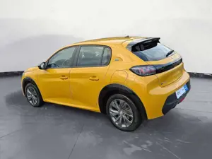 Peugeot e-208 136 Active Pack Bluetooth PDC Klima Bild 5