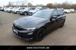 BMW 320 i Touring Automatik/LED/Navigation