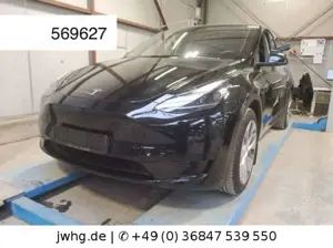 Tesla Model Y RWD|Autopilot|Pano|Wärmepumpe|4xSiHz