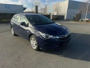 Opel Astra 1,6CDTI TÜVREIFEN NEU NAVI KLIMA TOP Zustand