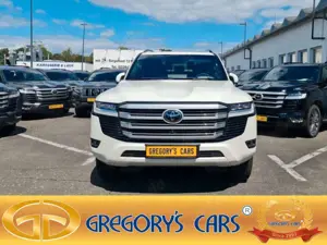 Toyota Land Cruiser 300 70thANV+NEU+EUreg+BERLIN+100 Stk+STOCK+HUD