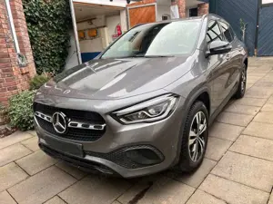 Mercedes-Benz GLA 200 GLA 7G-DCT Progressive