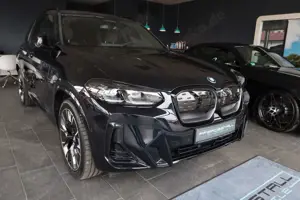 BMW iX3 Impressive M-Paket Shadow-Line AHK schwenkb.