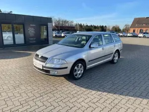 Skoda Octavia 2.0 TDI Combi Elegance Automatik Leder