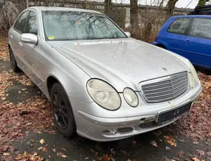 Mercedes-Benz E 270 CDI Automatik Schiebedach/PDC/AHK