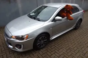Mitsubishi Lancer Sportback Plus Automatik 1.Hand Bild 3
