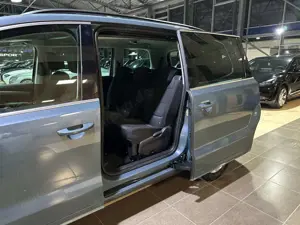 Volkswagen Sharan Comfortline 7-Sitzer Navi PDC DAB+ BLIS Bild 4