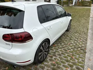 Volkswagen Golf GTI 2.0 adidas Bild 3