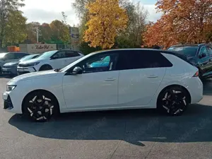 Opel Astra GSe Hybrid Bild 3