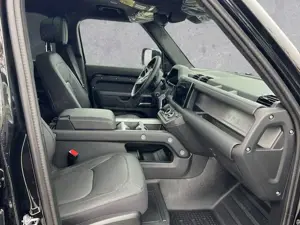 Land Rover Defender 130 D300 X-Dynamic HSE Bild 3