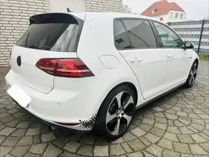 Volkswagen Golf GTI 2.0 BMT Performance DSG 230 PS Bild 5