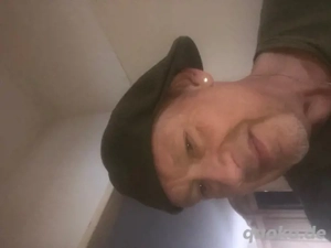 Unkomplizierte Beziehung. Einfach, sauber, harmonisch und Spaß haben. Meiner benötigt Bewegung