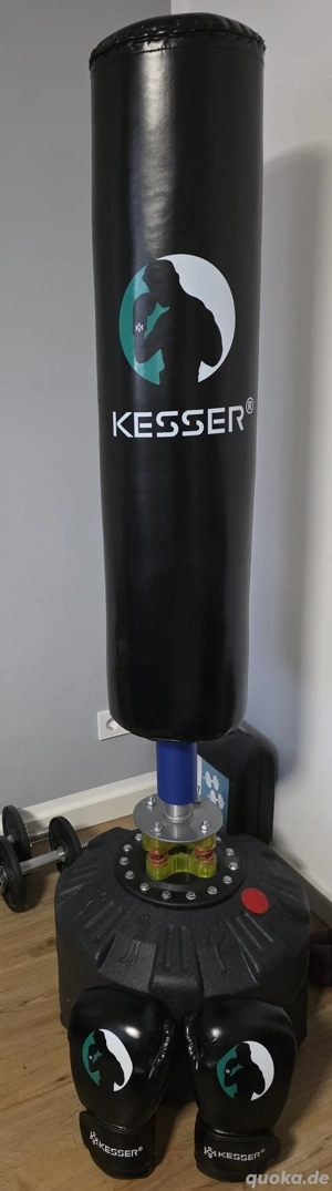 Original Kesser Stand Boxsack mit Handschuhen
