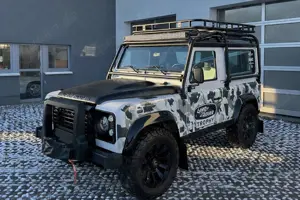 Land Rover Defender Defender  Works Trophy 2 V8 411 PS 8 Gang Automatik