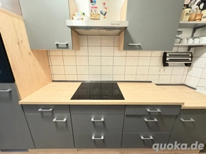 Küche in grau braun