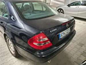 Mercedes-Benz E 200 Kompressor Classic Bild 2