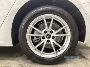 Audi A5 Avant TFSI 110 kW Navi RFK ACC Leder Bild 5