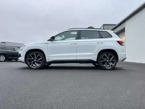 Skoda Karoq 1.5 TSI DSG Sportline 181€ m. 20% Anzahlung AHK Bild 2