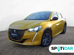 Peugeot e-208 Allure Pack 136 PDC KAMERA NAVI ACC LED