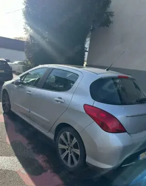 Peugeot 308 Allure Bild 4