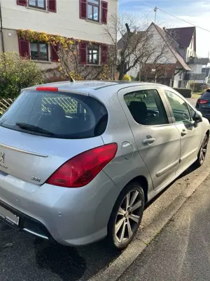 Peugeot 308 Allure Bild 2