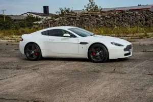 Aston Martin Vantage Vantage Bild 2