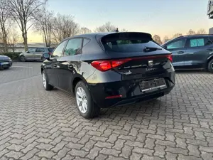 SEAT Leon 1.5 eTSI 110 kW Road Edition RFK ACC LED SH LH Bild 5