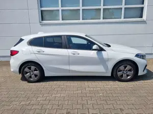 BMW 118 i Advantage LED Tempomat Klimaaut. Shz PDC Bild 5