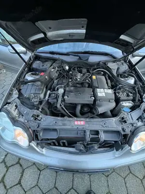 Mercedes-Benz C 200 Kompressor Avantgarde Bild 3