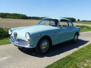 Alfa Romeo Giulietta Sprint Coupé-sehr dynamisch, hohe Qualität