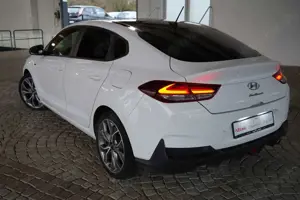 Hyundai i30 Fastback 1.4 T-GDI N Line LED Tempomat Bild 4