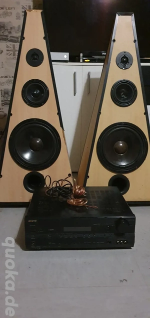2 Mega coole Musik Boxen mit verstärker in einem guten Zustand  für nur 120 VB nur Abholung möglich 