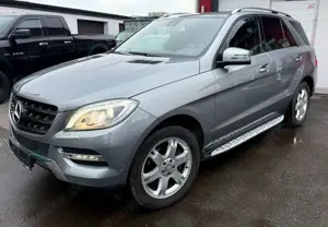 Mercedes-Benz ML 350 CDI BlueTec Ahk/Leder/Navi/Shd