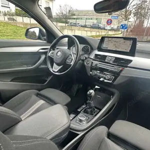 BMW X2 16d Sport-Line-SHZ-Navi-RKamer-Head.U-Dis-LED Bild 3