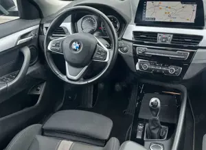 BMW X2 16d Sport-Line-SHZ-Navi-RKamer-Head.U-Dis-LED Bild 5