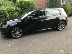 Volkswagen Golf R - Line