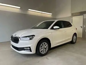 Skoda Fabia Selection 115PS DSG GV5+AHK+Alu+Kessy+Climatron...