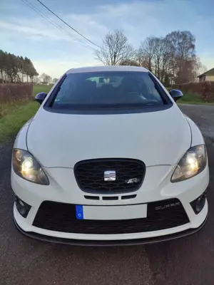 SEAT Leon Leon 2.0 T FSI Cupra R Bild 2