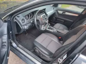 Mercedes-Benz C 200 C-Klasse CGI BlueEFFICIENCY Avantgarde Bild 3