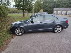 Mercedes-Benz C 200 C-Klasse CGI BlueEFFICIENCY Avantgarde Bild 2
